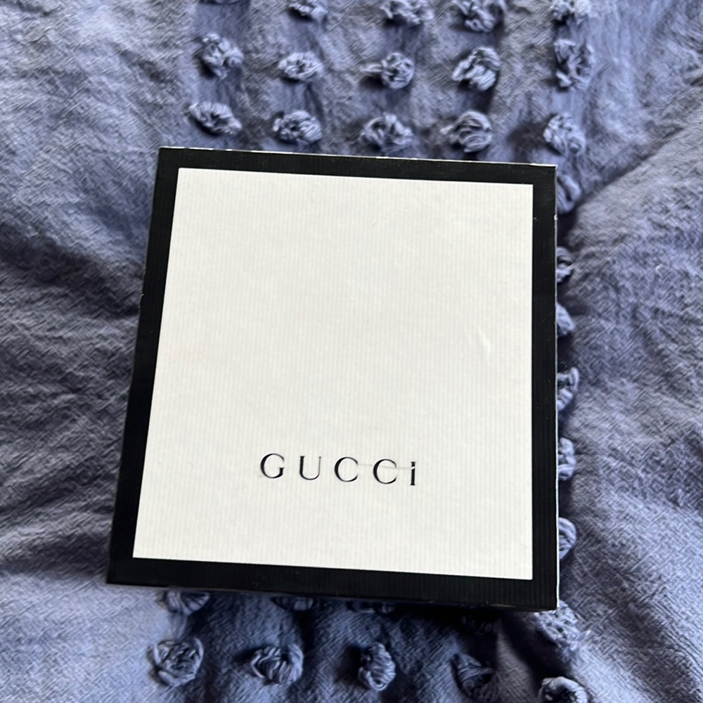 Here we have a beautiful Gucci watch, part of G-timeless collection.